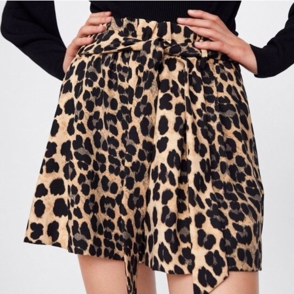 Zara Leopard Print High Waisted Shorts Small - Picture 2 of 7